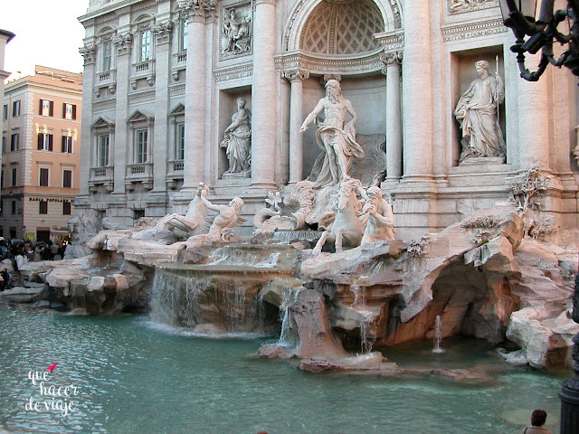 Un clásico de los lugares que visitar en Roma es la Fontana di Trevi