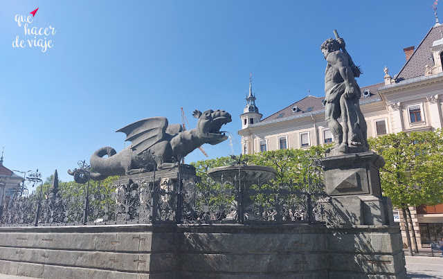 Lindworm en la Plaza Nueva de Klagenfurt